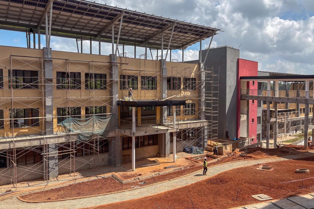 UN-Gebäude mit Solaranlage