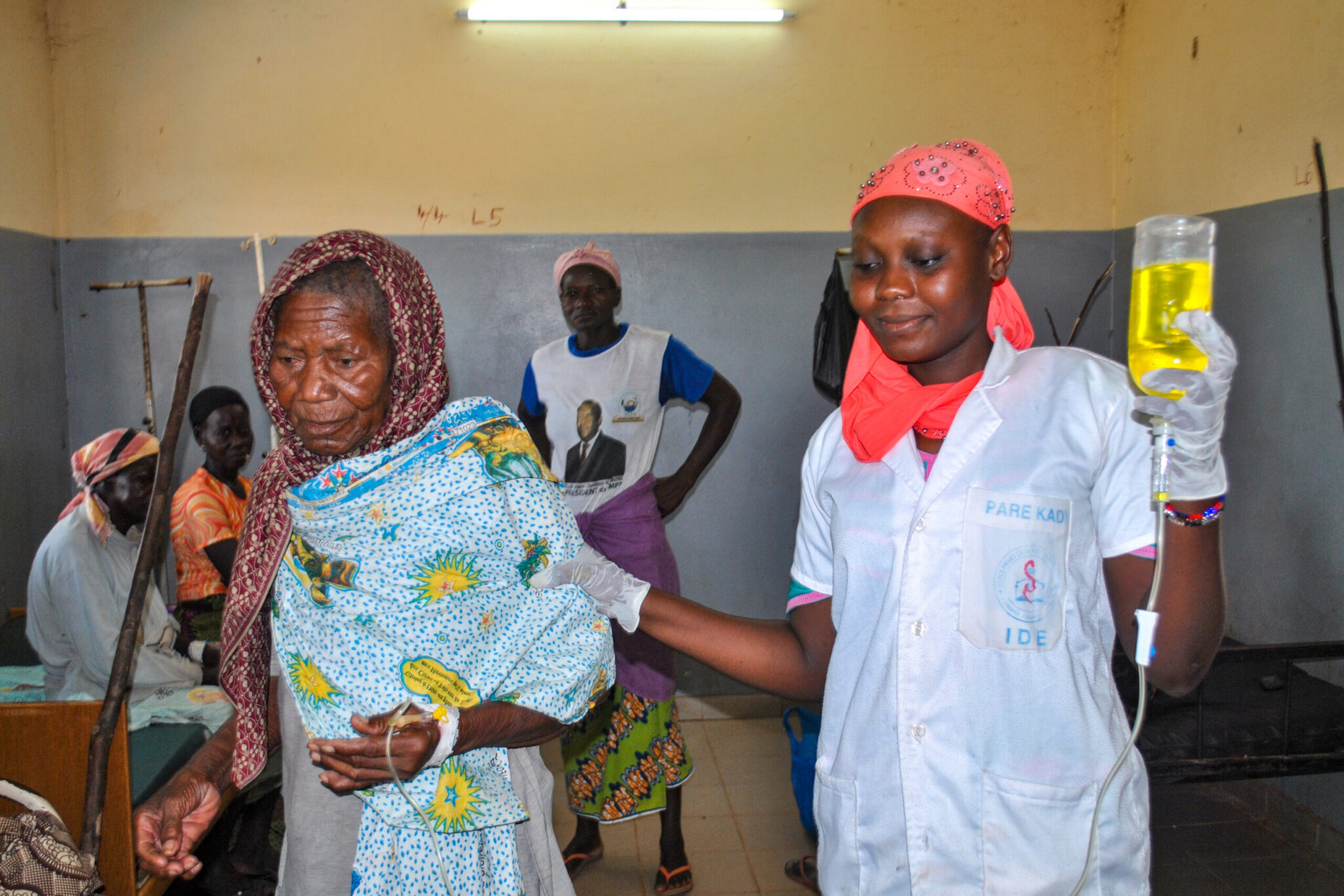 Gesundheitspersonal_in_Gesundheitszentrum