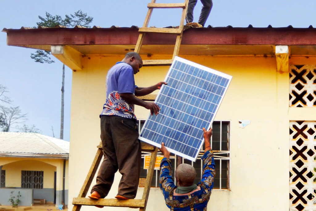 Installation einer Solaranlage in Kamerun