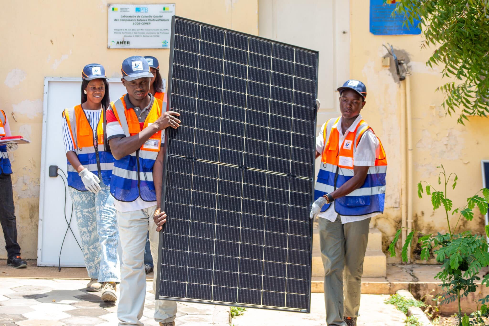 Ausbildung in Solartechnik im Senegal – gegen Energiearmut und Migration