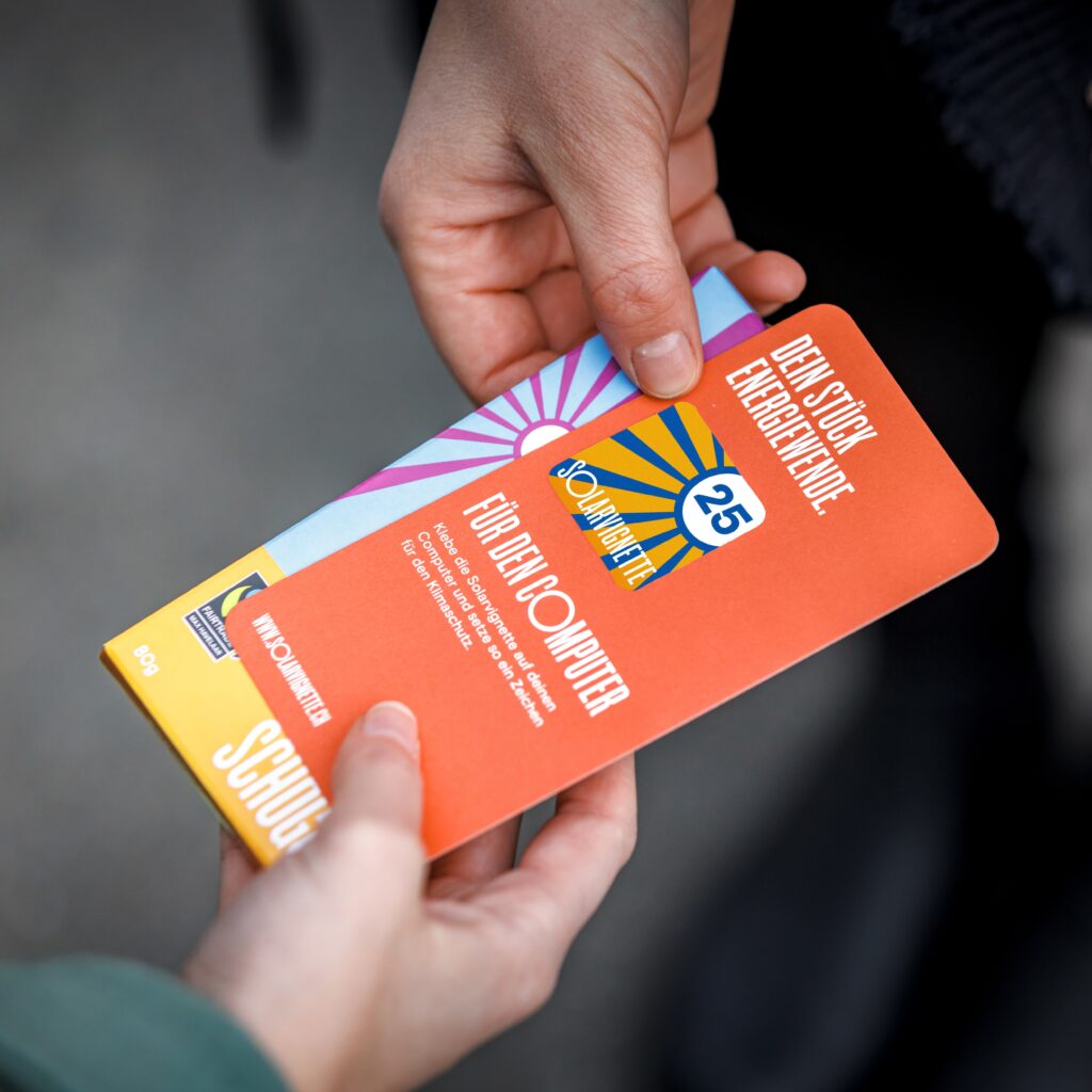 Solarvignette Geschenk Übergabe